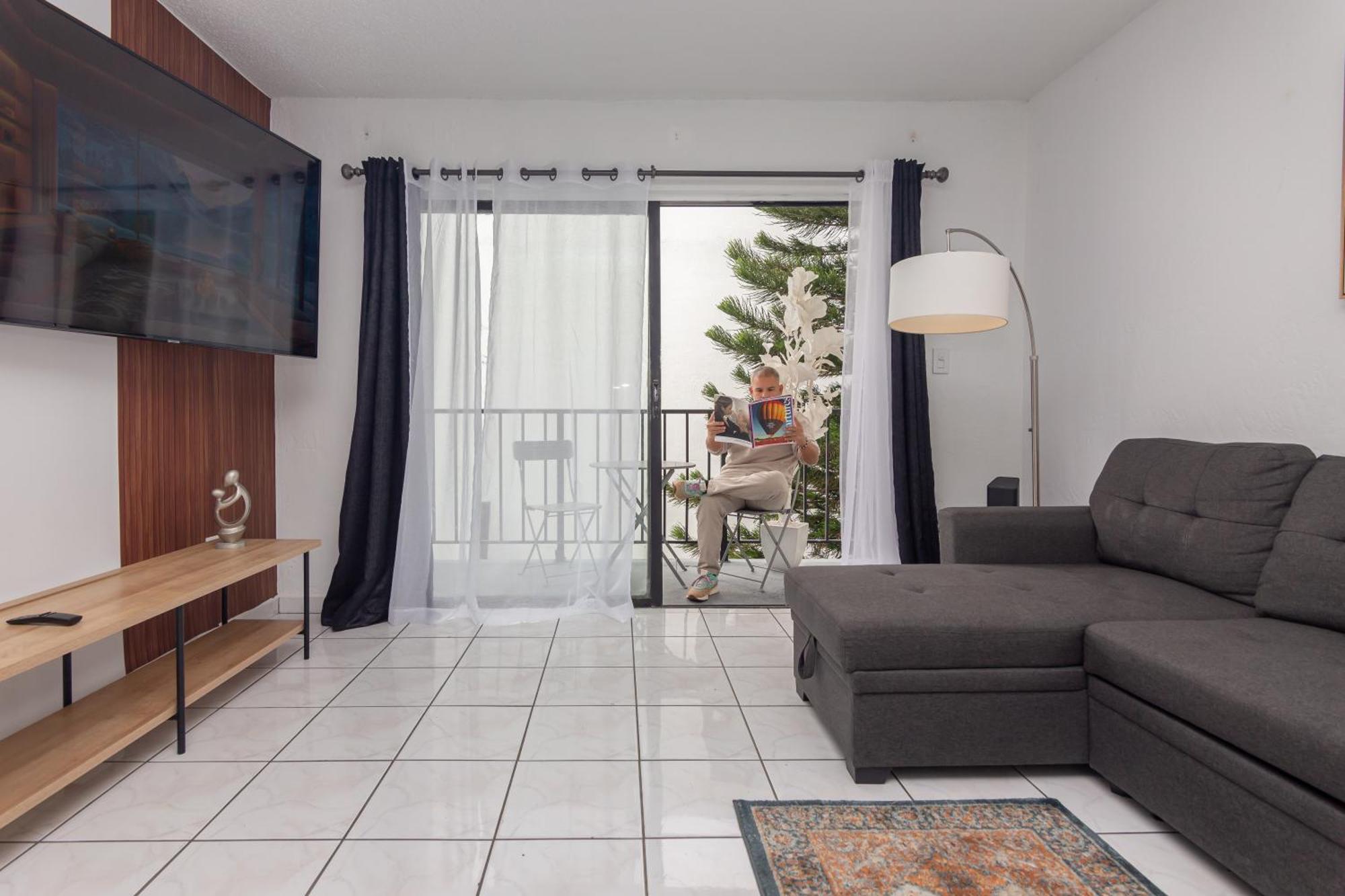 One Bedroom Apartment - With Parking & Balcony - Heart Of Wynwood Miami Eksteriør billede