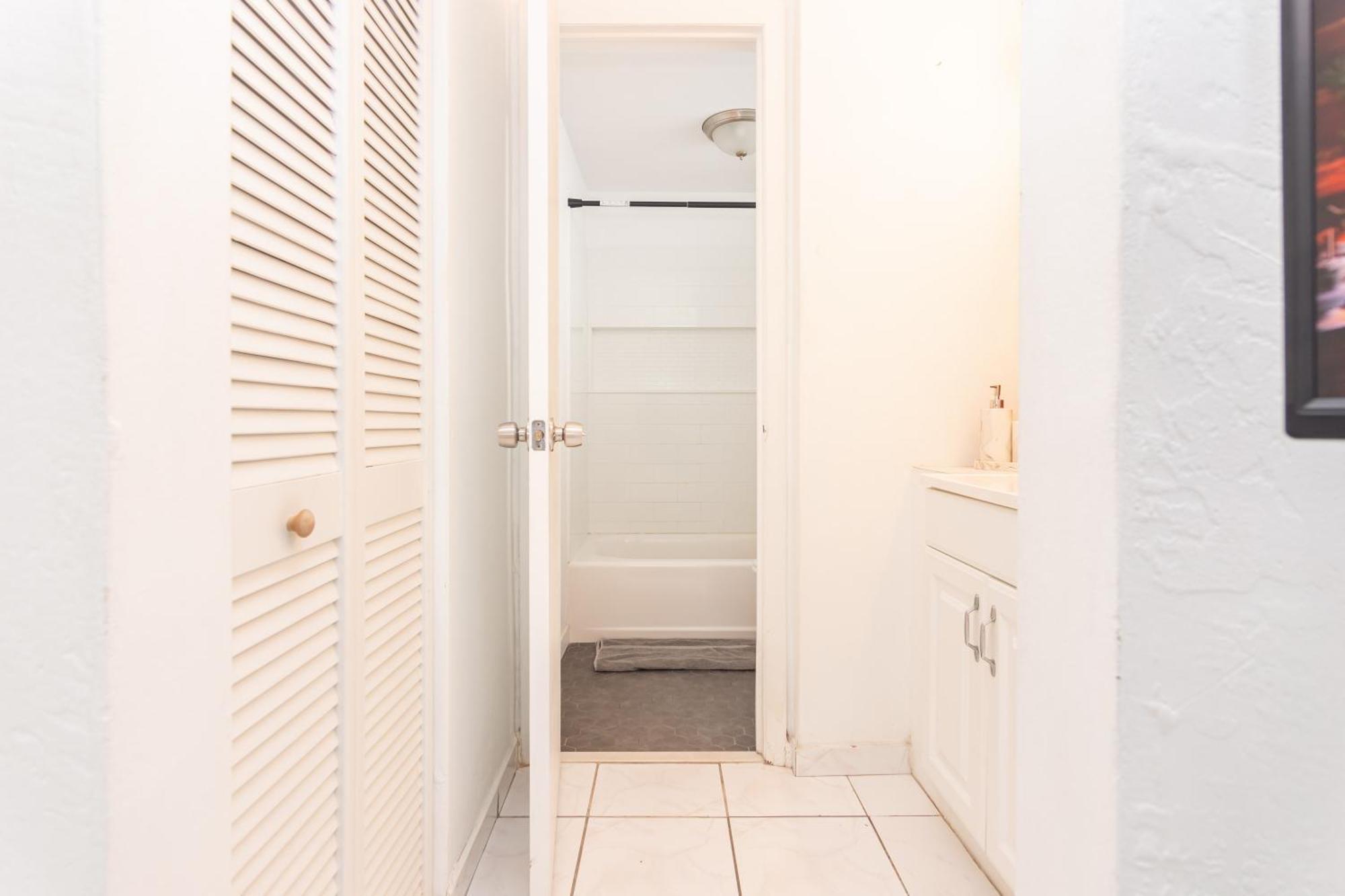 One Bedroom Apartment - With Parking & Balcony - Heart Of Wynwood Miami Eksteriør billede
